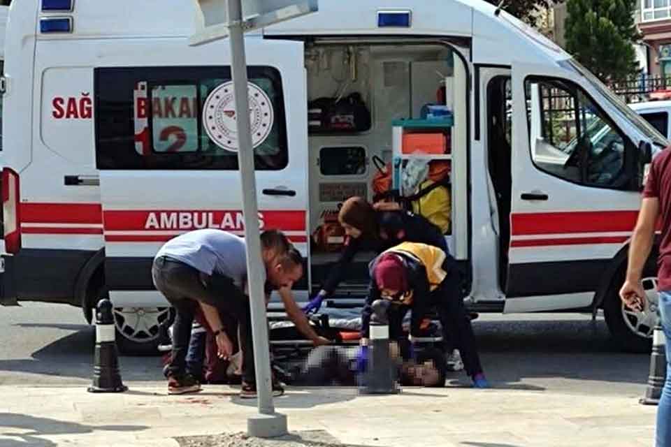İzmir'in Tire ilçesinde T.H. (30), tartıştığı arkadaşı Murat Soydan'ı (27)