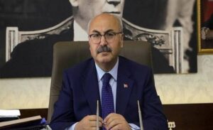 Üç yıl süreyle İzmir Valiliği görevini başarıyla yürüten ve daha