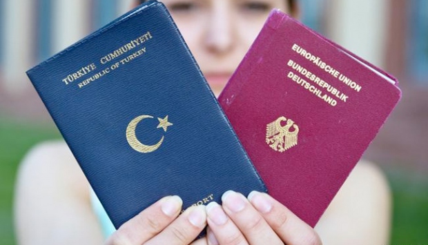 Almanya’da vatandaşlık şartları hafifletiliyor: Çifte vatandaşlık yasasına onay