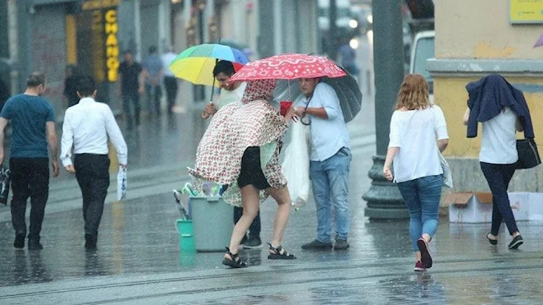 Meteoroloji'nin tahminlerine göre bugün yerel yağışlar zaman zaman kendini gösterecek,