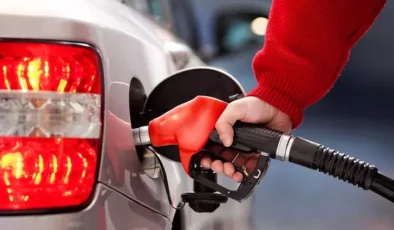 Akaryakıt fiyatları ne kadar oldu? Benzin ve motorin kaç TL?