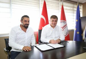 Karşıyaka Belediye Başkanı Dr. Cemil Tugay, "Karşıyaka'mızda kentin hemen yanı
