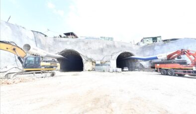 İzmir trafiğini rahatlatacak proje; Buca Onat Tüneli yolu yarılandı