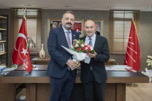 İzmir Büyükşehir Belediye Başkanı Tunç Soyer, yeni seçilen Cumhuriyet Halk