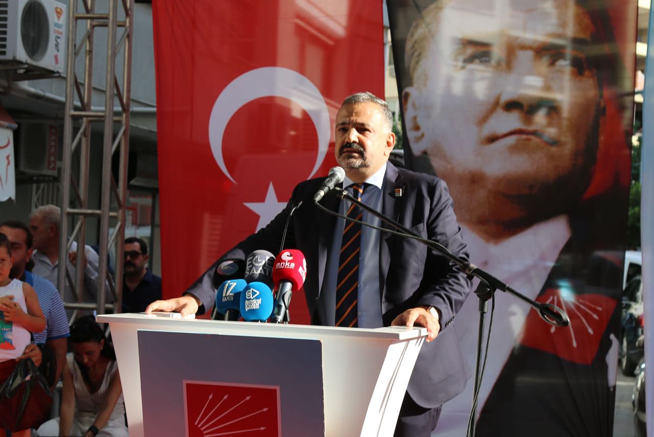 Cumhuriyet Halk Partisi İzmir İl Başkanı Şenol Aslanoğlu yayınladığı mesajla,