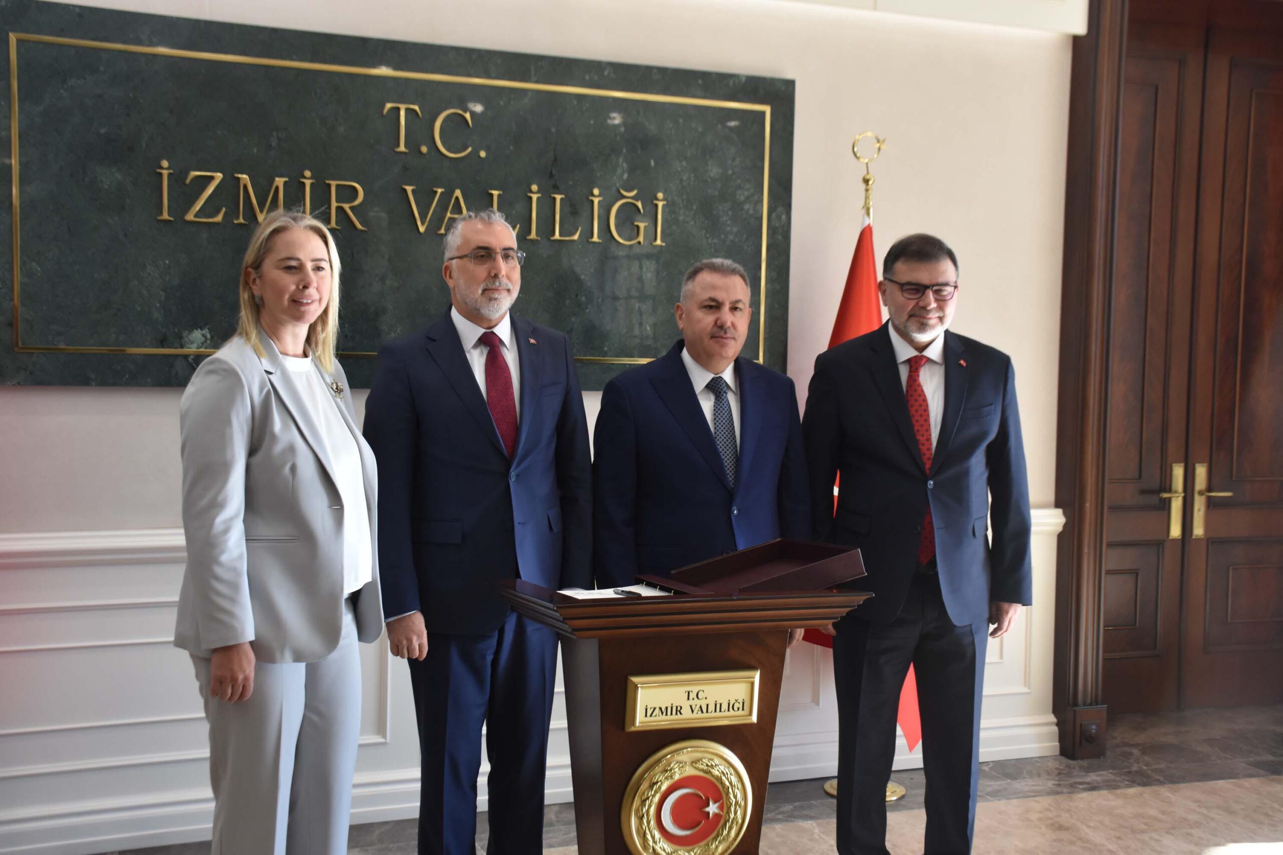 Çalışma ve Sosyal Güvenlik Bakanı Vedat Işıkhan, bir dizi program