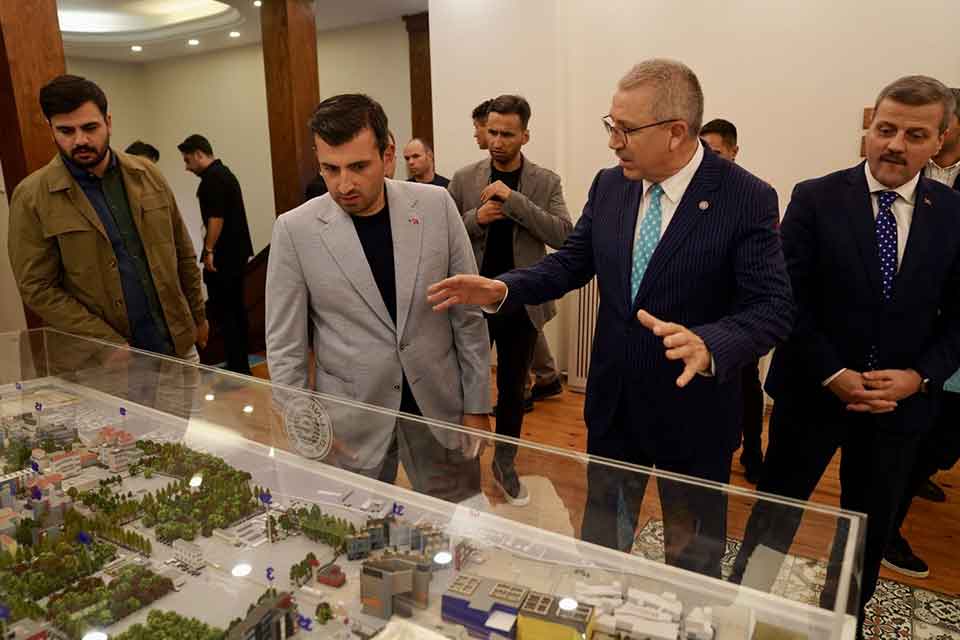 selçuk bayraktar ege üniversitesi-1