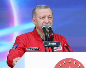 İzmir Çiğli Havalimanı’ndaki Havacılık Uzay ve Teknoloji Festivali TEKNOFEST‘in üçüncü günü,
