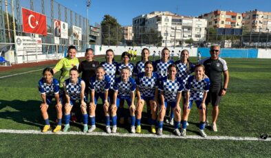 Konak Belediyesi U17 Kız Futbol Takımı şampiyonluk yolunda
