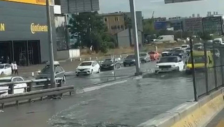 Ankara’nın Yenimahalle ve Etimesgut ilçelerinde öğle saatlerinde sağanak etkili oldu.