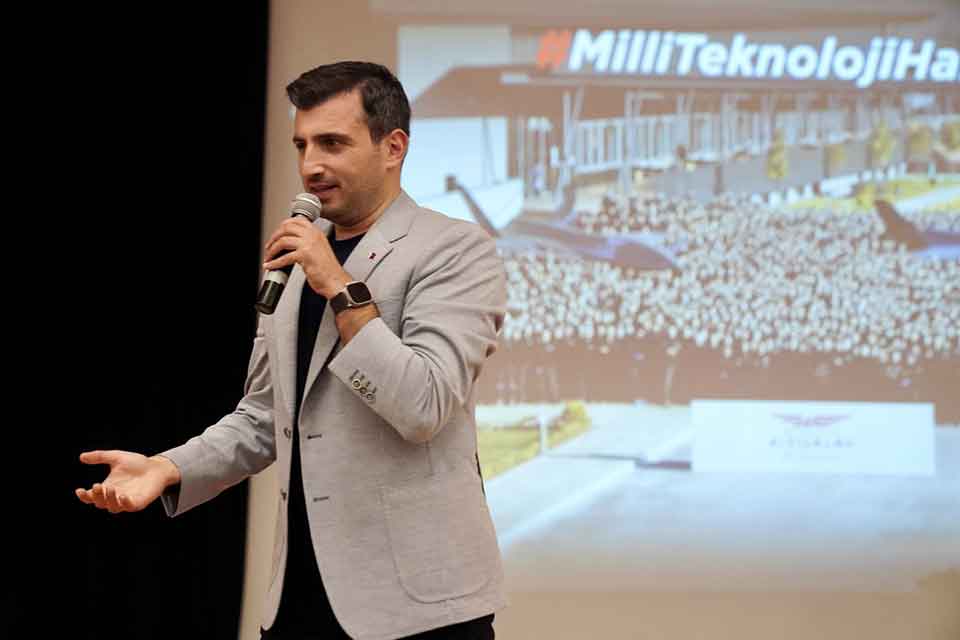 Selçuk Bayraktar EÜ’de “Milli Teknoloji Hamlesi” serüvenini anlattı Cumhurbaşkanı Recep Tayyip Erdoğan’ın öncülüğünde başlayan Milli Teknoloji Hamlesine özellikle