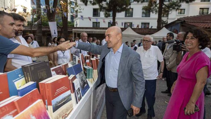 İzmir’in 100 yıllık külliyatı kitaplaştırıldı