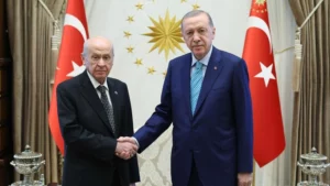 tv100.com yazarları Barış Yarkadaş ve Hacı Yakışıklı, tv100 Ankara temsilcisi