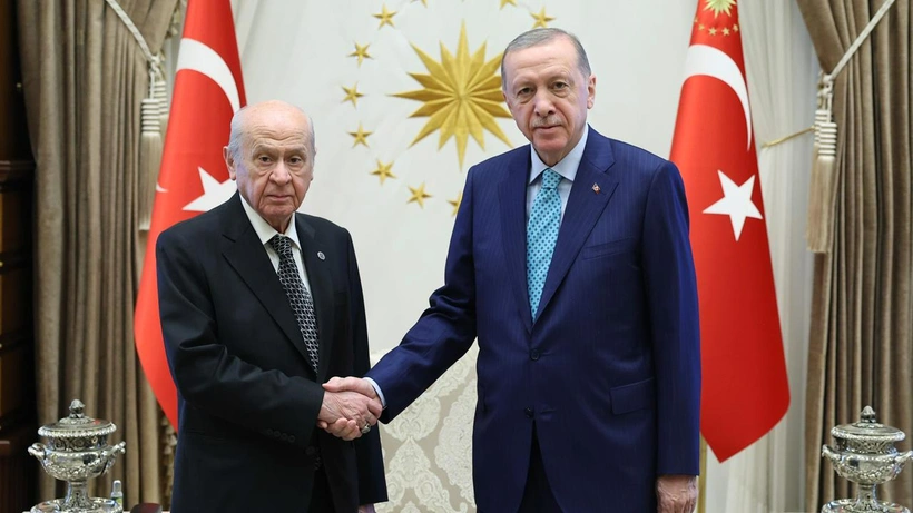 tv100.com yazarları Barış Yarkadaş ve Hacı Yakışıklı, tv100 Ankara temsilcisi