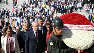 CHP Lideri Kemal Kılıçdaroğlu, parti heyetiyle birlikte Aslanlı Yol’dan yürüyerek