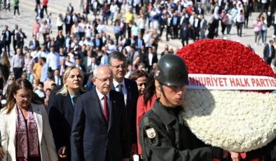 Kemal Kılıçdaroğlu 1922 kişiyle Anıtkabir’de: CHP’nin 100. kuruluş yıldönümü için mesaj