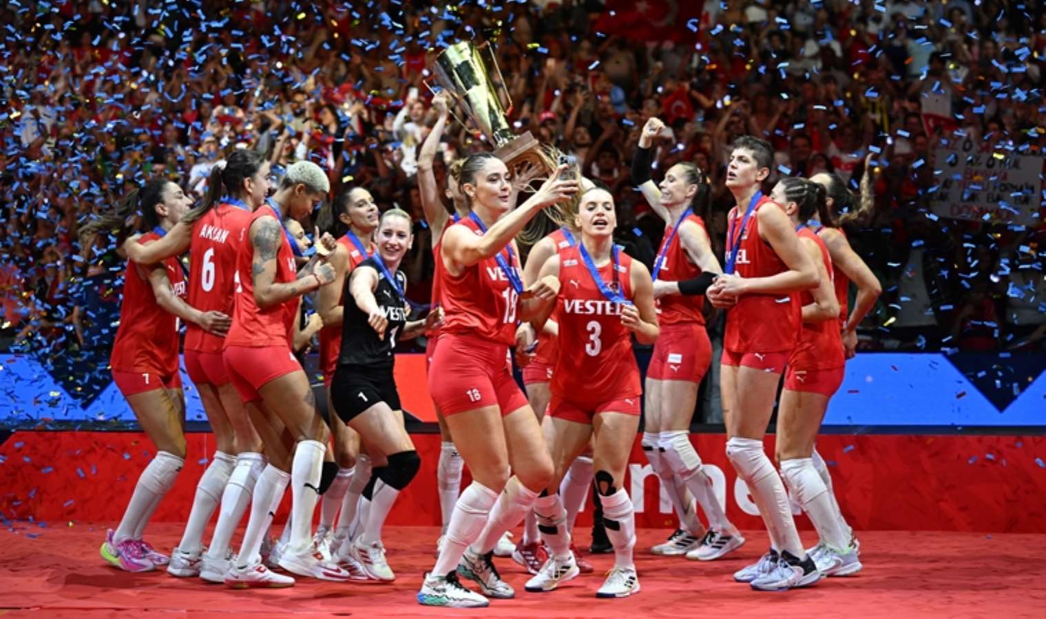 CEV 2023 Avrupa Şampiyonası finalinde Sırbistan’ı deviren ve tarihinde ilk