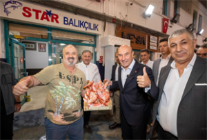 İzmir Büyükşehir Belediye Başkanı Tunç Soyer av yasağının sona ermesiyle