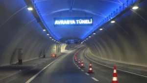 Ulaştırma ve Altyapı Bakanı Abdulkadir Uraloğlu, Avrasya Tüneli’nin günlük araç