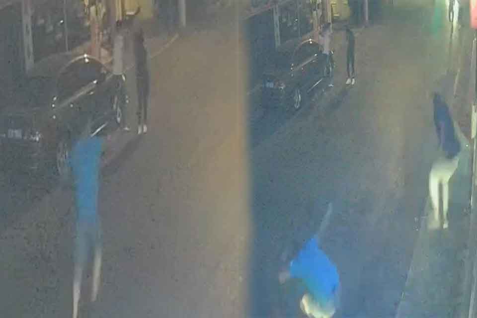 İzmir'de Hüseyin Çiçek'in (71) evinin balkonunda oturuduğu esnada sokakta çıkan