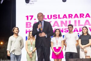 10 ülkenin katılımıyla dört gün süren festivalin kapanışında konuşan Başkan