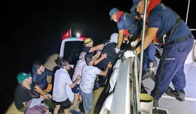 Datça’da 18 kaçak göçmen kurtarıldı