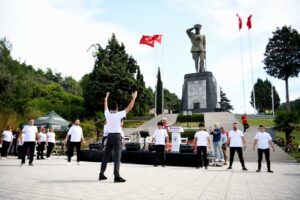 Bornovalılar 9 Eylül İzmir’in düşman işgalinden kurtuluşunun 101. Yılını coşkuyla