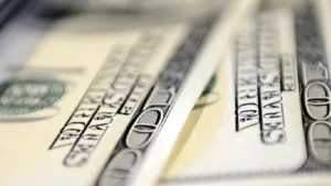 Dolar/TL, çarşamba gününü 27,20 seviyesinde tamamladıktan sonra, an itibarıyla 27,36’dan