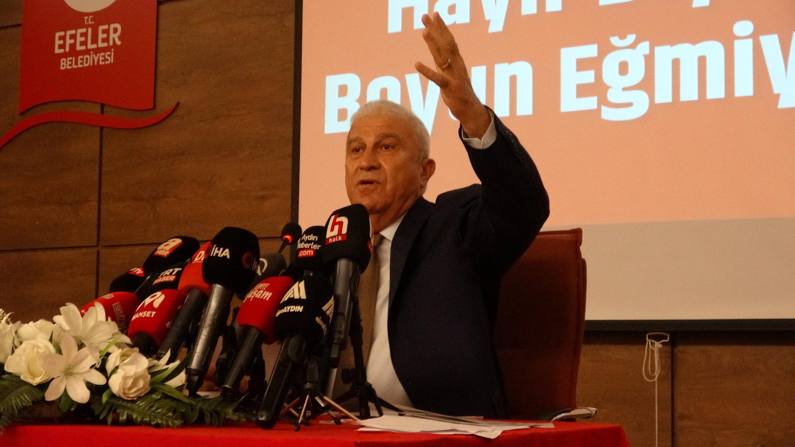 Aydın'ın Efeler ilçesinin CHP'li Belediye Başkanı Mehmet Fatih Atay, partisinden
