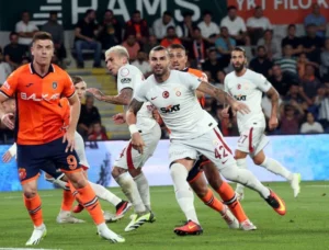 Başakşehir Fatih Terim Stadı’nda oynanan maç, saat 20.00’de başladı. Müsabakayı hakem