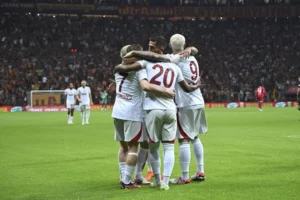 Başakşehir Fatih Terim Stadı’nda yapılacak maç, saat 20.00’de başladı. Müsabakayı