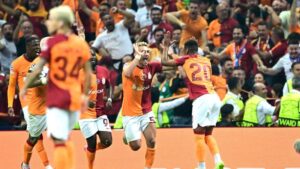 Galatasaray, 2-0 geriye düştüğü, UEFA Şampiyonlar Ligi A Grubu ilk