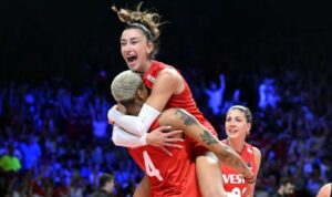 Milli Voleybolcu Hande Baladın’a oynadığı Eczacıbaşı Dynavit takımına ve sponsor