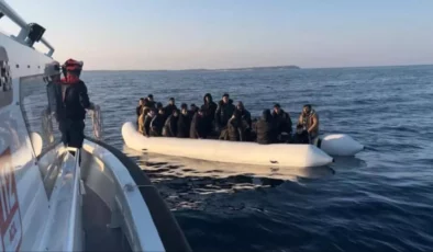 İzmir açıklarında 23 göçmen kurtarıldı, 26 göçmen yakalandı