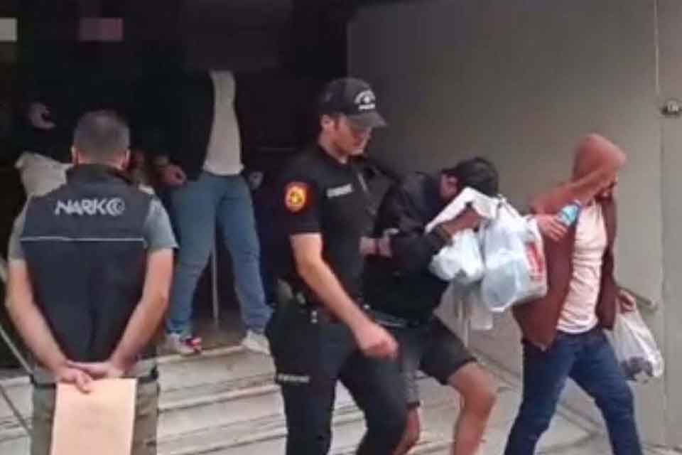 İzmir Emniyet Müdürlüğü Narkotik Suçlarla Mücadele Şube Müdürlüğü ekipleri, 22