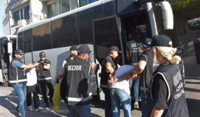 İzmir Adliyesi önündeki çatışmada 17 tutuklama