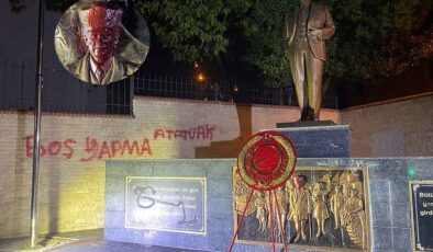 İzmir’de, Atatürk Anıtı’na sprey boyalı saldırıya tutuklama
