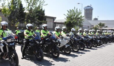 İzmir’de motosikletli Şahin ve Yunus polislerinden denetim