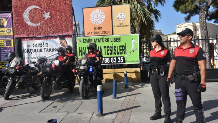 İzmir’de okullar başladı: Polisten okul önü ve çevresine sıkı denetim