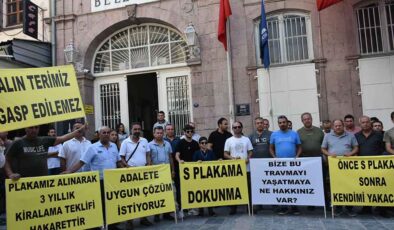 İzmir’de ‘S Plaka’ sahiplerinden eylem