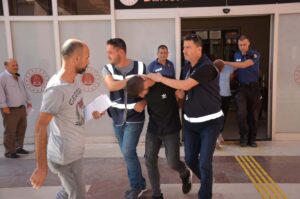 Bergama İlçe Emniyet Müdürlüğü ekipleri, dün saat 08.00 sıralarında, Atmaca
