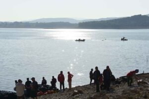 Menderes’in Keler Mahallesi yakınlarındaki ormanda, dün saat 14.00 sıralarında yangın