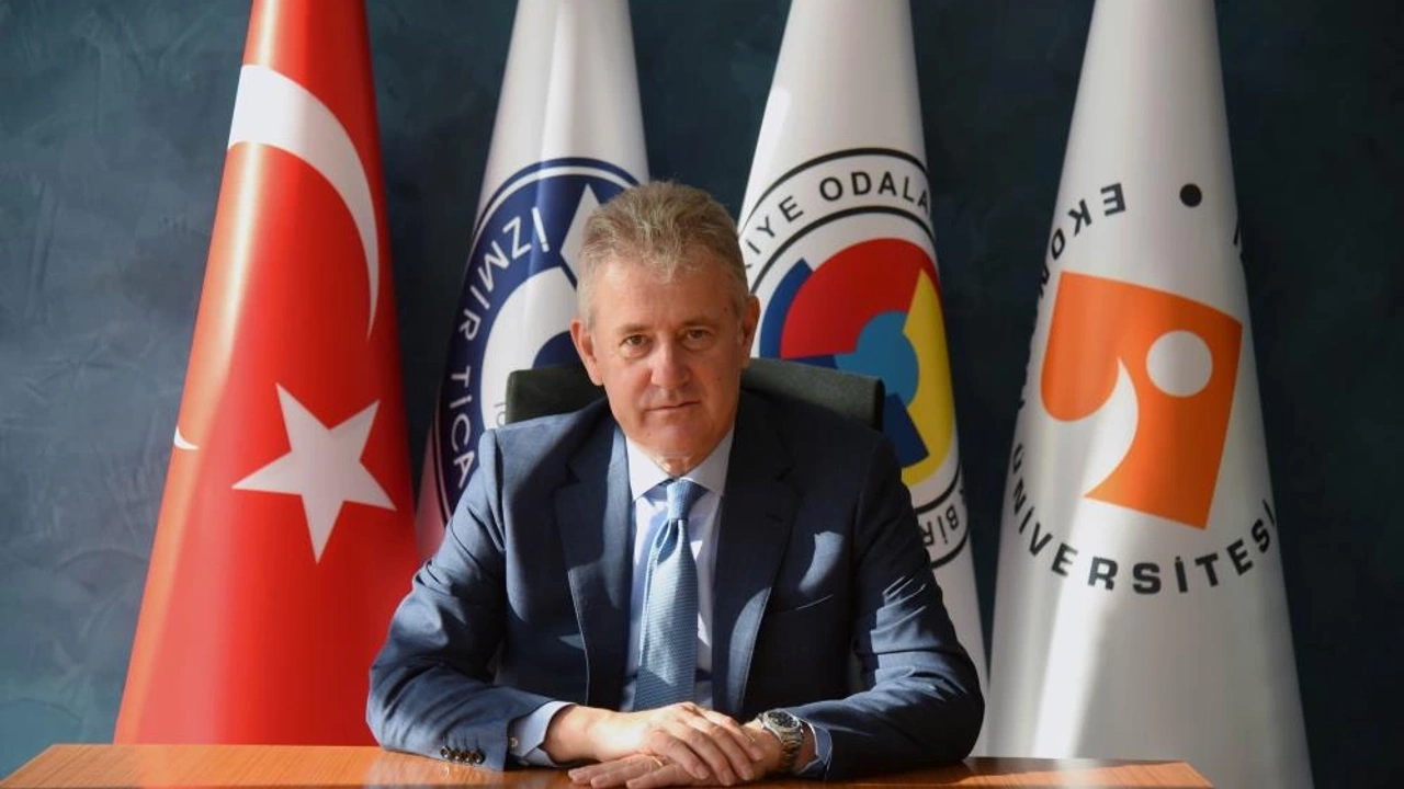 İZTO Başkanı Özgener: ‘Bağımsızlığın sembolü İzmir, kalkınma için çok önemli’ İzmir Ticaret Odası (İZTO) Yönetim Kurulu Başkanı Mahmut Özgener, İzmir’in