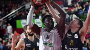 Basketbol Süper Ligi’ndeki İzmir temsilcileri Aliağa Petkimspor ile Pınar Karşıyaka yarın