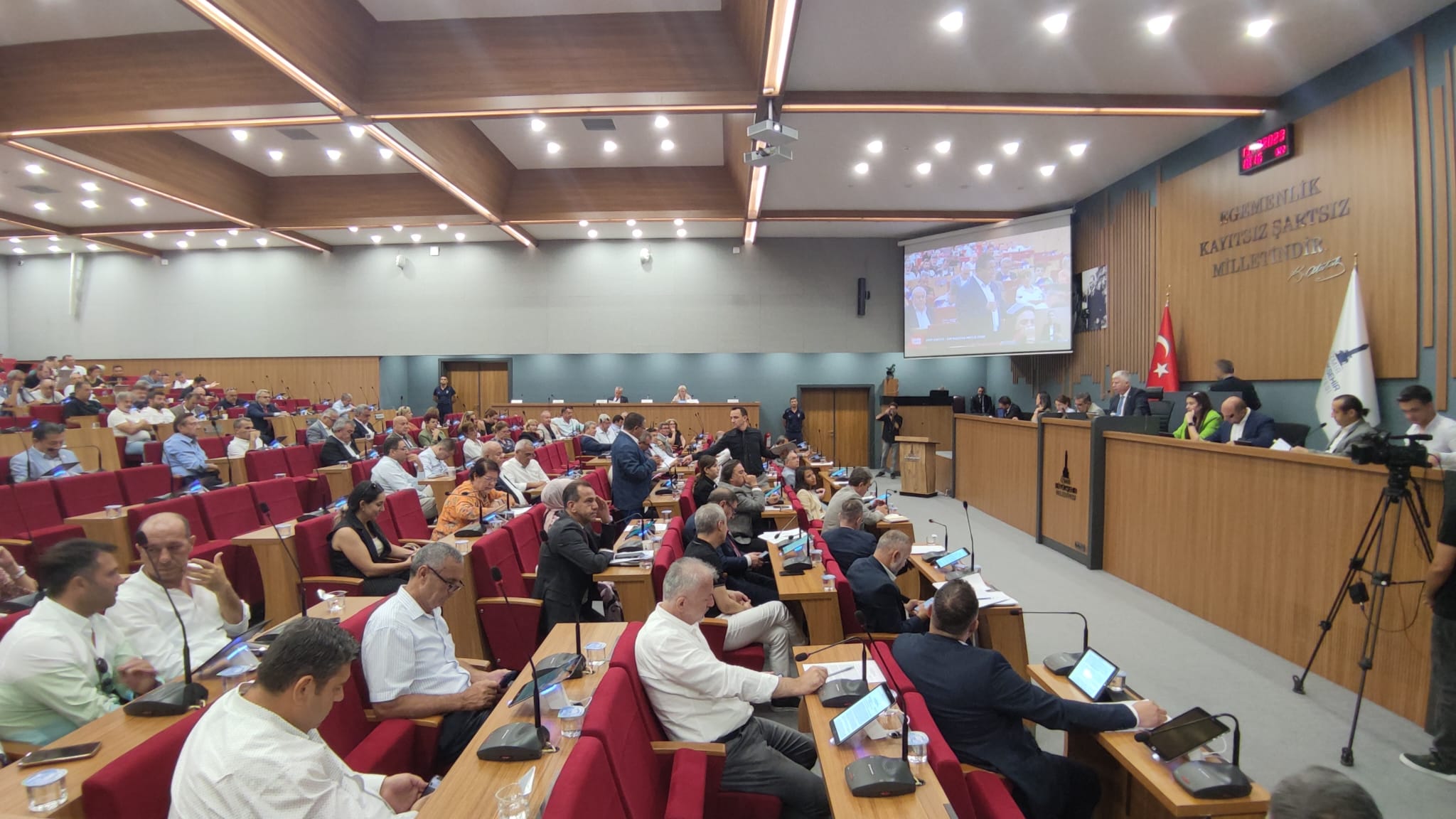 İzmir Büyükşehir Belediye Başkanı Tunç Soyer'in sıkça vurguladığı, 300 milyon