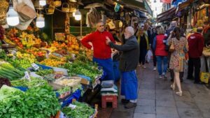OECD, Türkiye'nin 2023 büyüme tahminini yüzde 4,3'e yükseltti. Kurum ayrıca