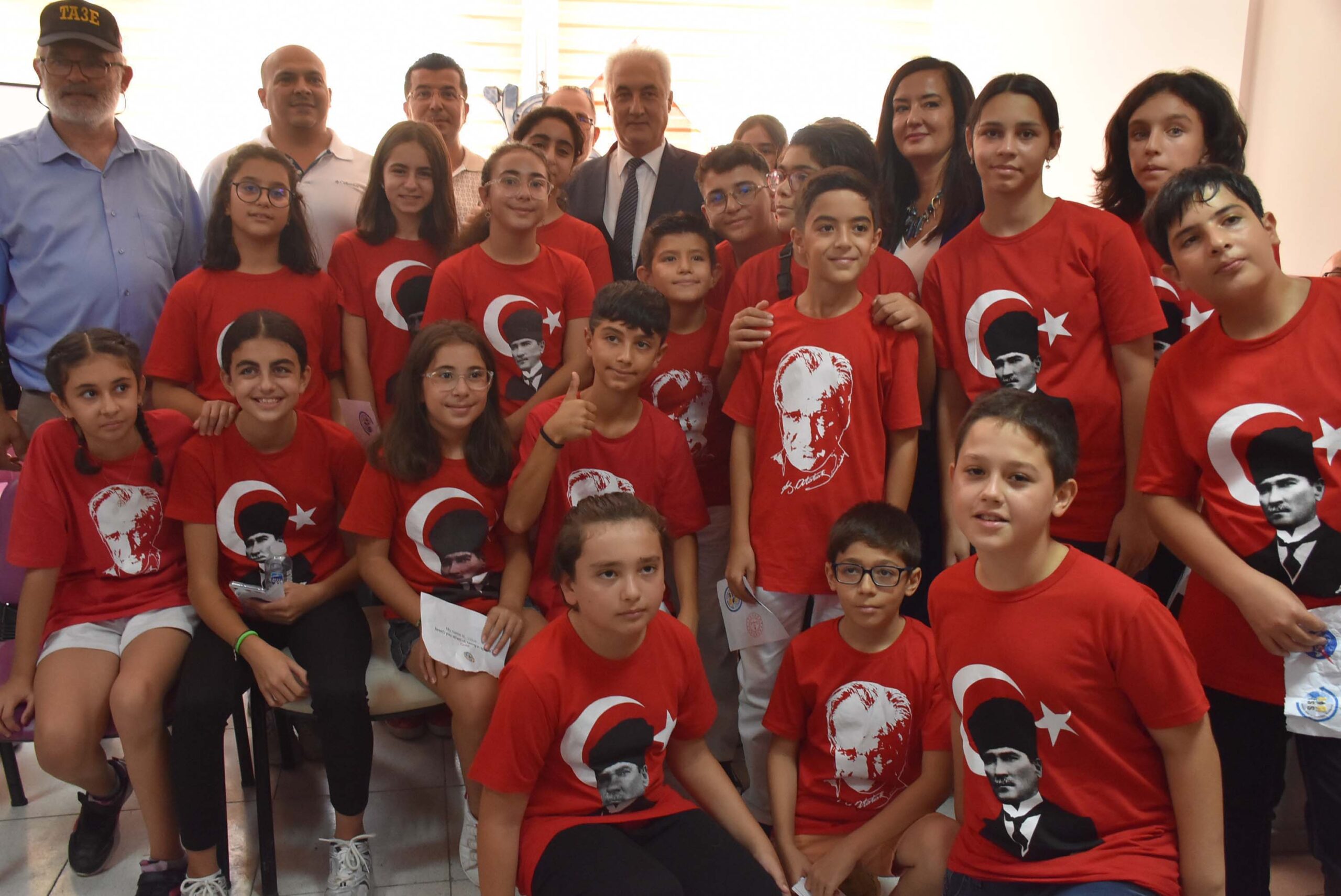 İzmir'in Gaziemir ilçesindeki Sarnıç Şehit Uzman Çavuş Egemen Yıldız Ortaokulu