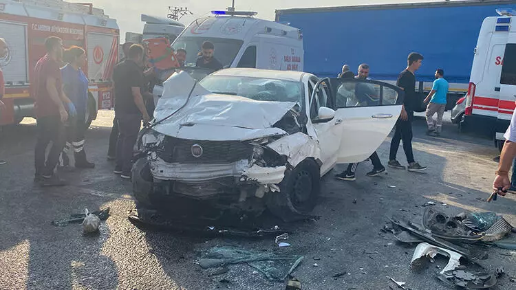 Mersin’de gerçekleşen kaza, sabah saatlerinde Akdeniz ilçesi Adanalıoğlu Kavşağı’nda meydana