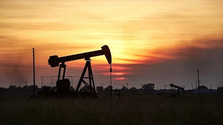 Dünyanın en büyük petrol üreticileri Suudi Arabistan ve Rusya'nın gönüllü