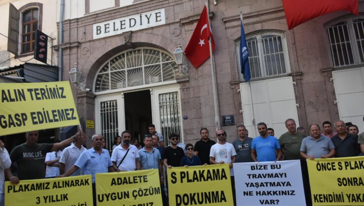 İzmir’de S Plaka protestosu: ‘İhale nedeniyle mağdur edildik’
